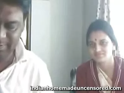 విసుగు చెందిన అందం సోఫాపై తెలుగు సేక్స్ వీడియోస్ బాగా వేలాడదీసిన బ్రూజర్ ద్వారా చక్కగా డ్రిల్లింగ్ చేయబడింది
