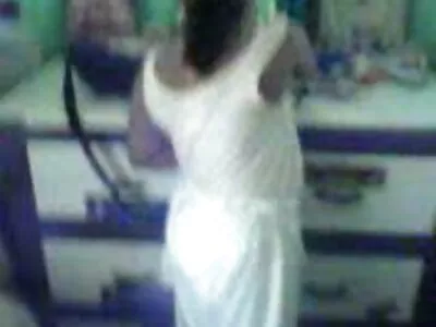 కిడ్నాపర్లు రద్దీగా ఉన్న MILF డానాను కిడ్నాప్ తెలుగు సెక్స్ సెక్స్ చేయడానికి ప్రయత్నిస్తారు