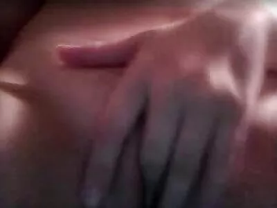 సెక్సీ తెలుగు ఆంటీ సెక్స్ MILF శ్యామల హ్యాండ్‌జాబ్‌ల రాణి మరియు ఆమె మనిషిని ఆనందపరుస్తుంది